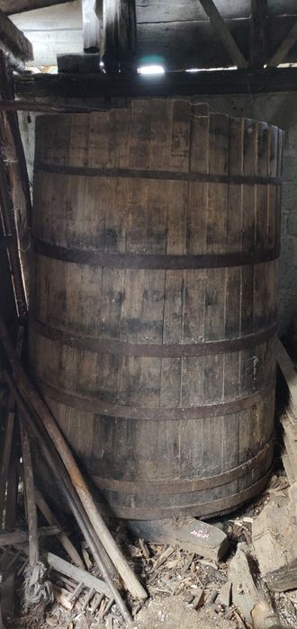 Putina/butie prune 2500 litri