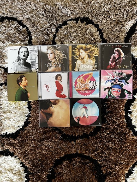 Cd-та Taylor Swift, Harry Styles, Barbie