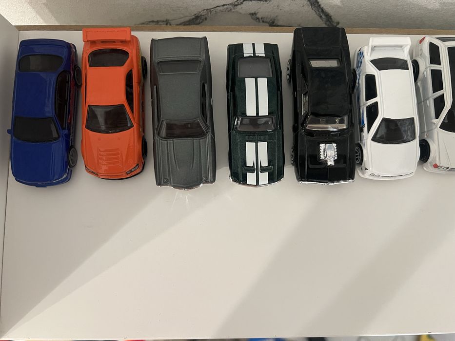 Продам машинки Hot wheels