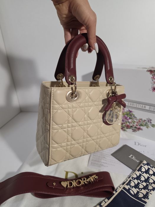 Налична чанта Lady Dior 20