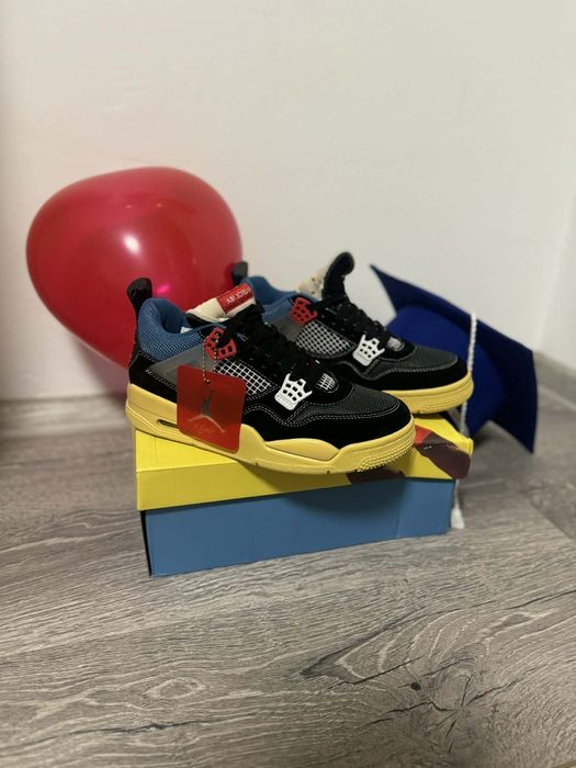 Jordan 4 Union black