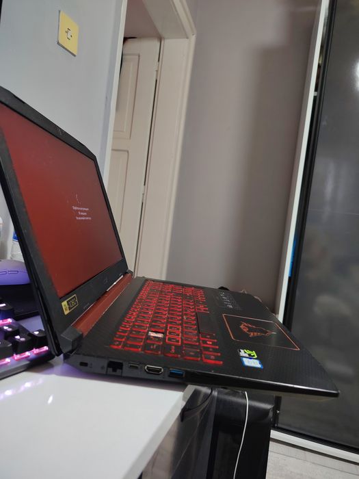 Acer Nitro 5 (17.3" Full HD / i7 8th Gen / 16GB RAM / GTX 1050 / 500GB SSD) — изисква ремонт на Матрица