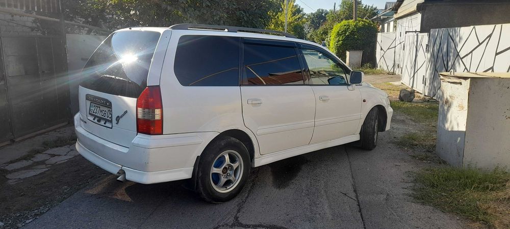 Mitsubishi Chariot Grandis
