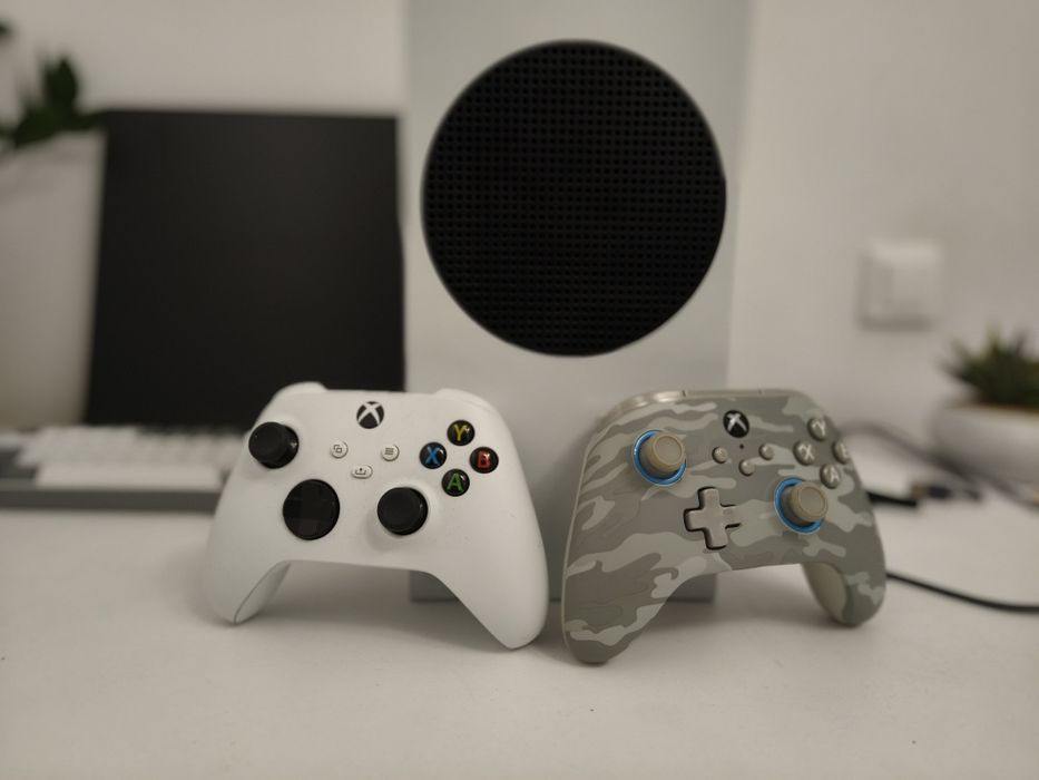 Xbox series S , 512gb cu doua controllere
