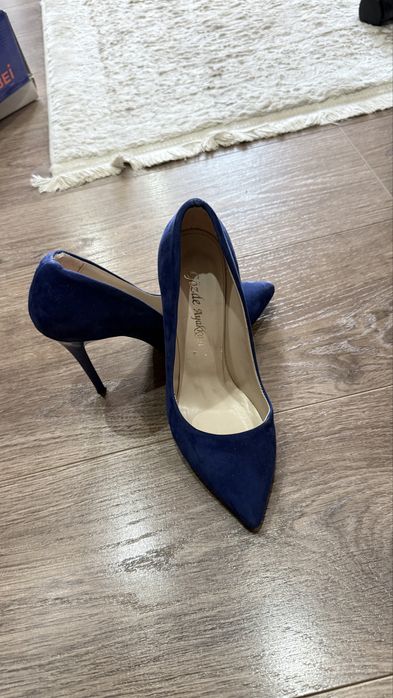 Продуются новые туфли