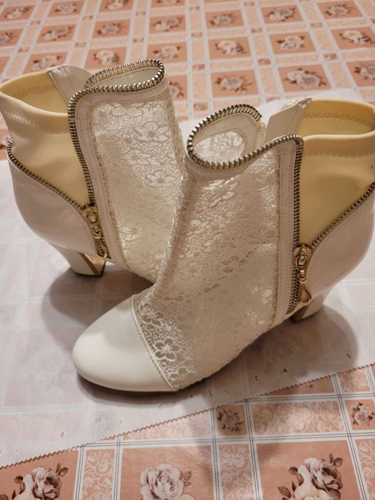 Cizme-botine dantelate primăvară -toamnă