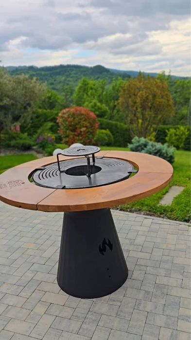 Gratar premium cu accesorii incluse si blat de lucru stejar