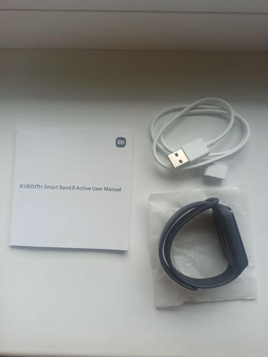 Нова гривна Xiaomi smart band 8 active