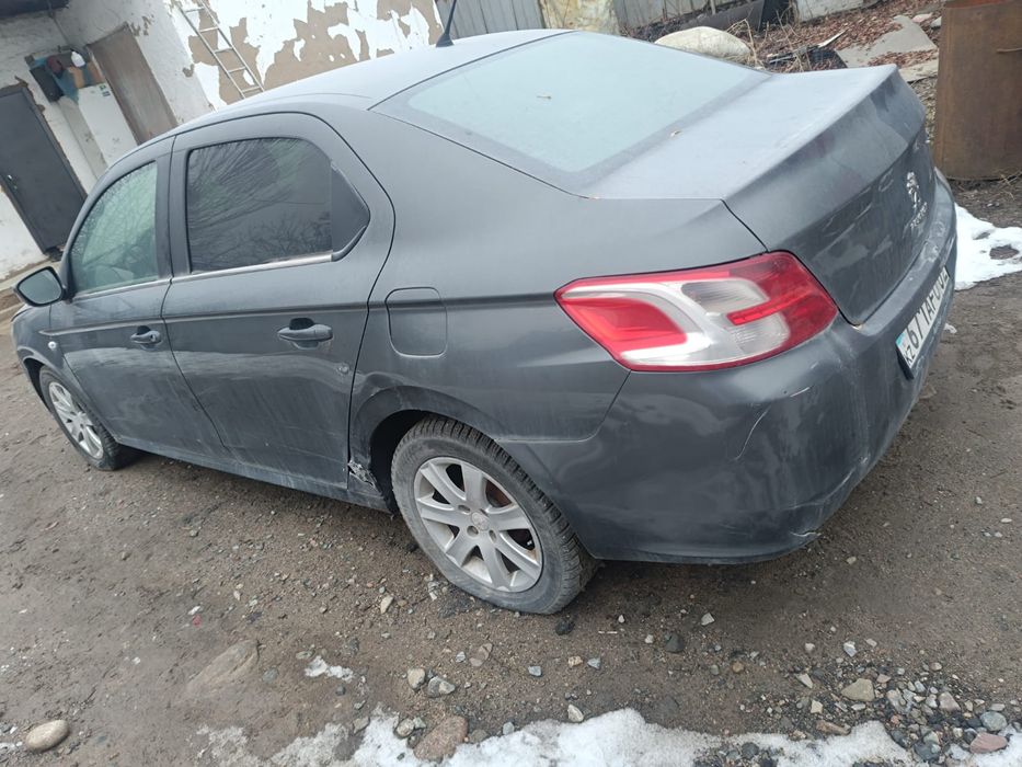 Продается авто Пежо 301