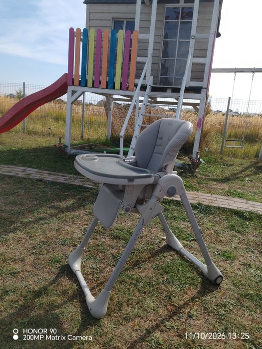 Vând Scaun de Masă Bebeluși Kinderkraft Gri - Înălțime Reglabilă, Pliabil, cu Tăviță