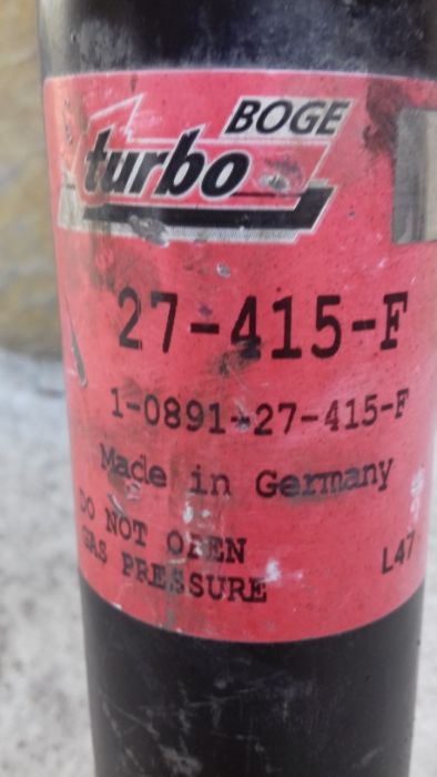 Продавам заден амортисьор за Volkswagen 2 -i Audi.1 брой