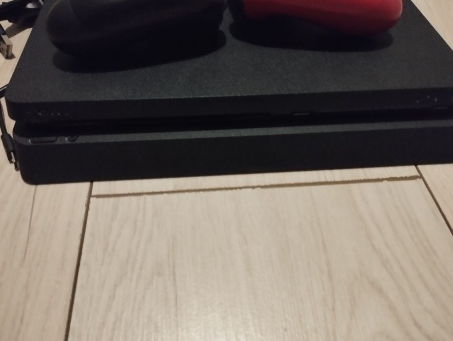 Ps4 slim на 1 тэрабайт