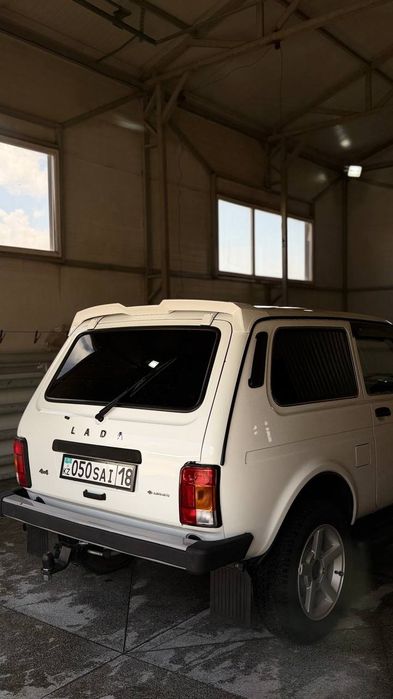 Продам машину Lada Niva Urban.