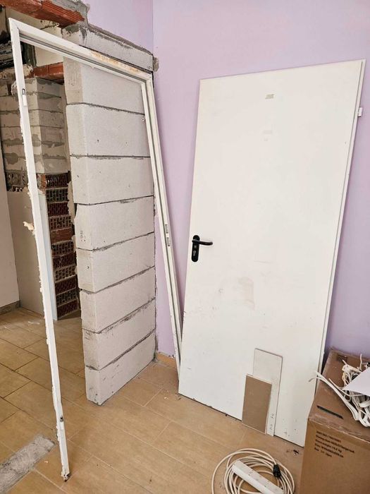 Продавам няколко врати