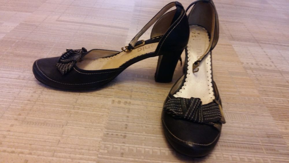 Босоножки, туфли