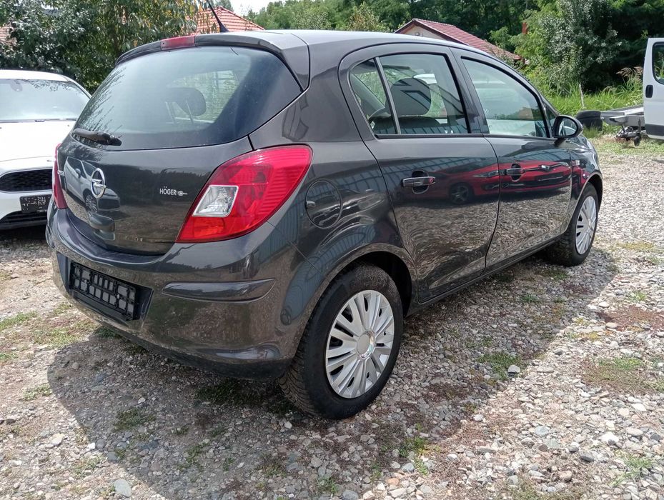 Opel Corsa D benzina 2013