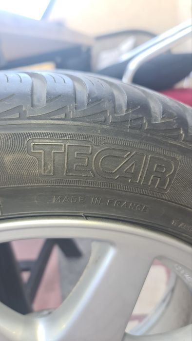 Гуми с алуминиеви джанти