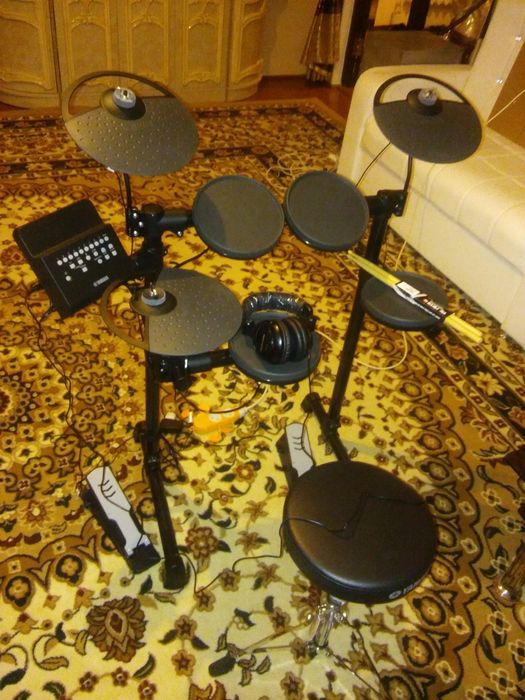 Elektronniy baraban Yamaha DTX 400