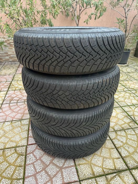 Vand cauciucuri de iarna cu jante 205/70 R16 An 2023