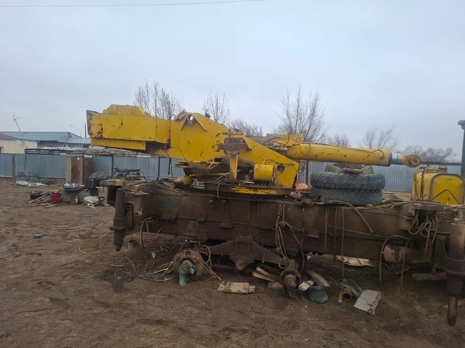 Запчасти на автокран