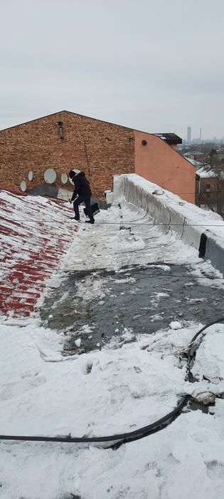 Чистка крыш от снеге и льда