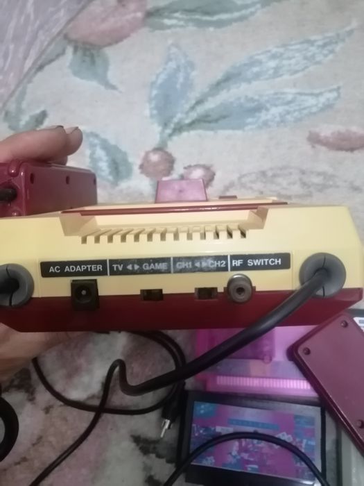 Продам оригинал Famicom
