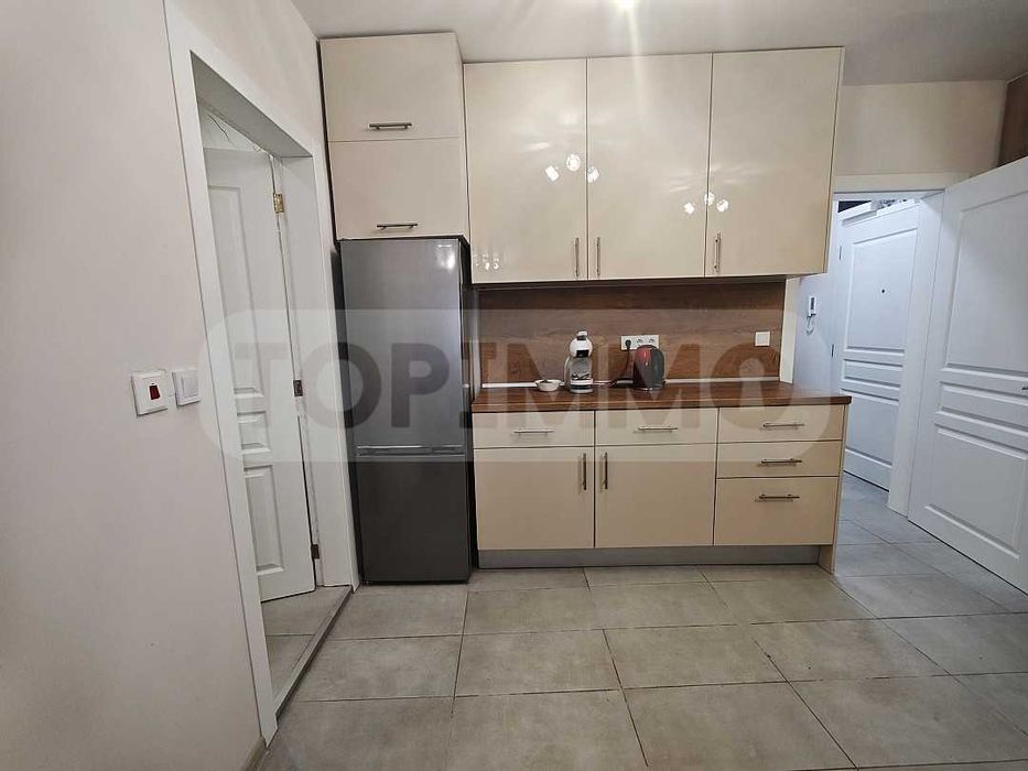 Тристаен апартамент под наем в центъра на Варна