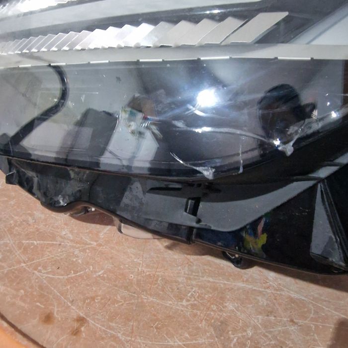 Audi Q4 E-tron matrix  2023 ляв фар