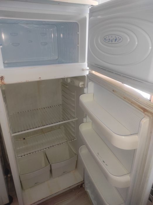 Продаю холодильник