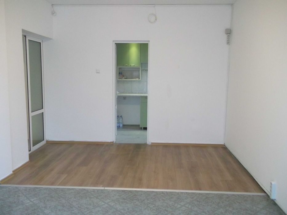 Дава се под наем Двустаен апартамент в Варна, Завод Дружба - 56 кв.м за 615 € - Снимка #3