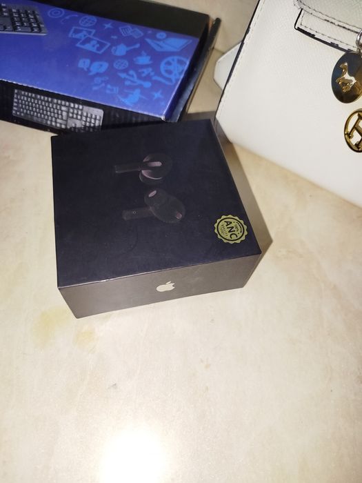 Air pods pro 2 sotiladi!!!
