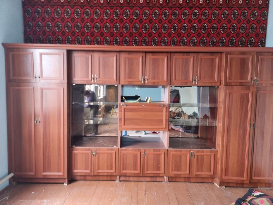 Стенка ва мебеллар сотилади