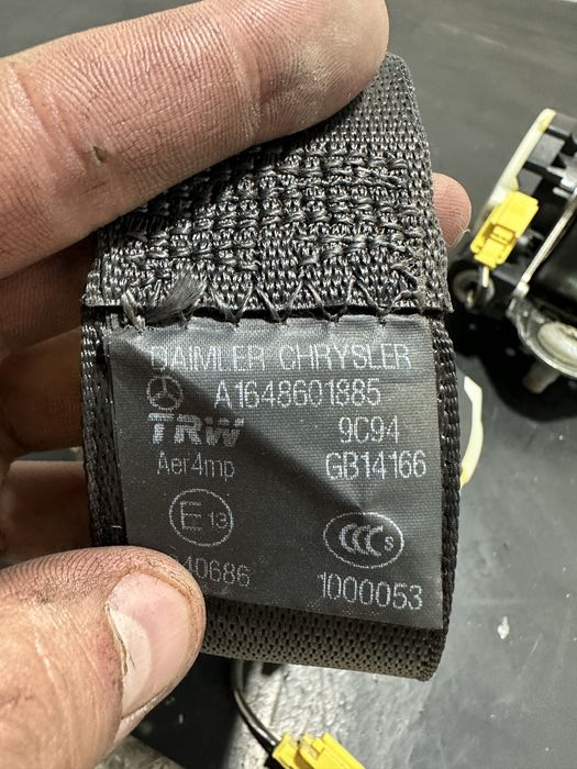 Centura stanga fata Centura dreapta fata Mercedes W164 A1648601785