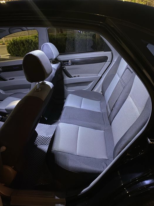 Gentra 2023 Yil rangi qora 29.000 km halol prabeg ideal holatda