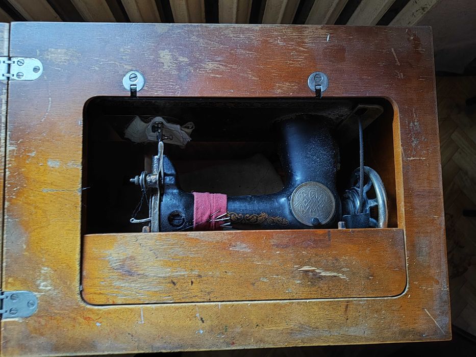 Швейная машинка б/у