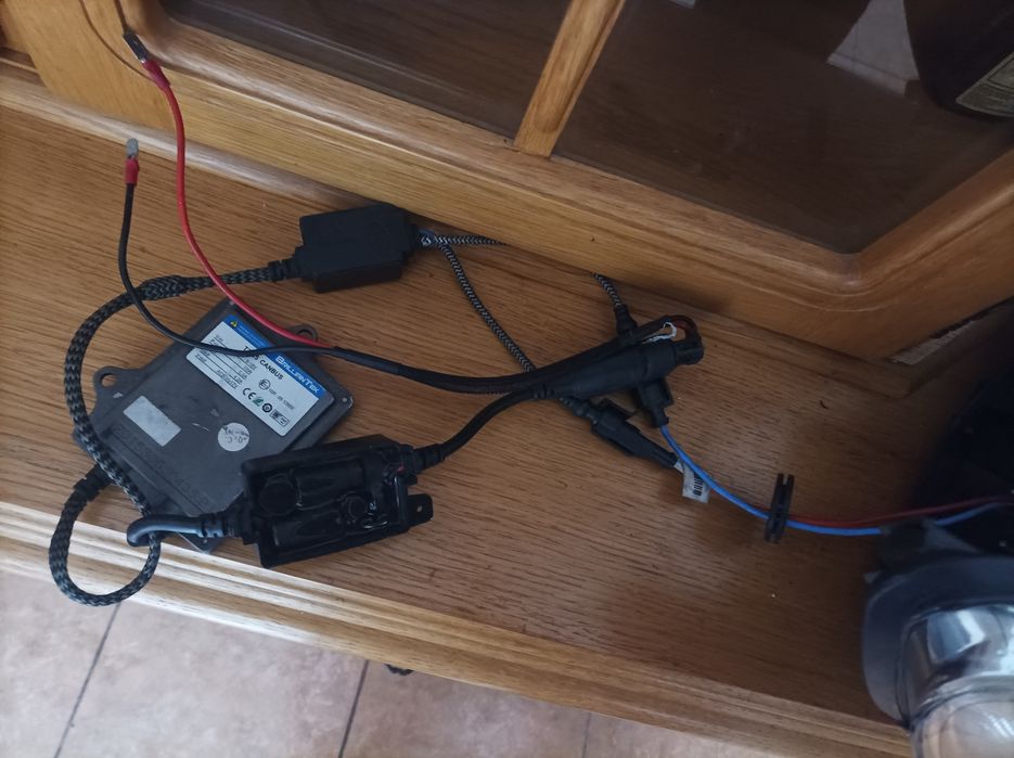 Vand URGENT Faruri stanga si dreapta ,set original Audi Q7 ,2005-2009