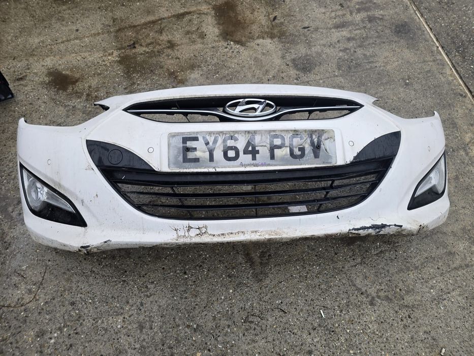 Bara/Spoilar fata Hyundai i40.