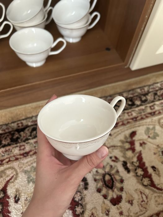 Продам чайник +фарфоровый чашки