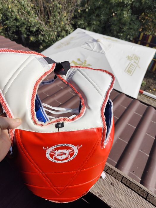 Vesta Armura kickboxing