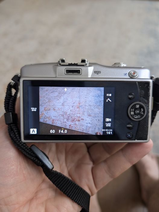 Безогледален фотоапарат Olympus E-pm1, 14-42 IIR MSC