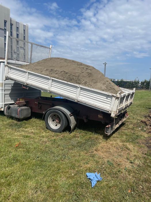 Nisip balastru piatra concasata