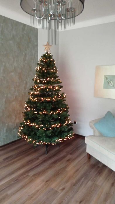Brad artificial 210 cm cu podoabe deosebite