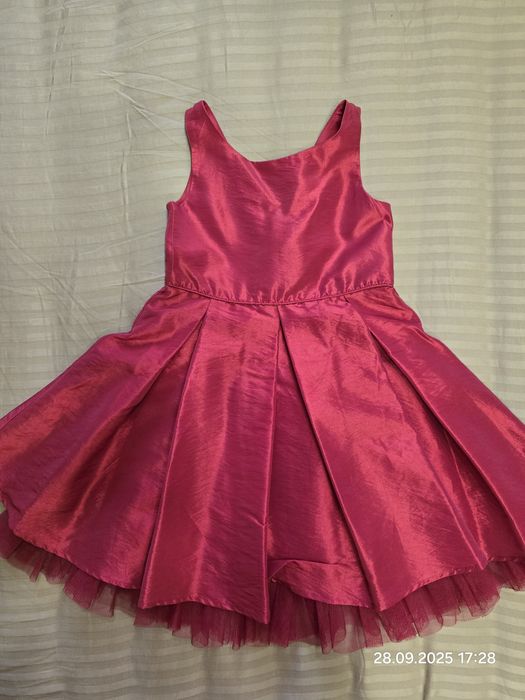 Нарядное платье на 4-5 лет