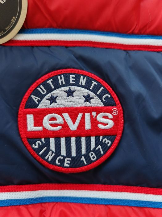 Намалено Ново зимно яке Levi’s, 158-164 см.