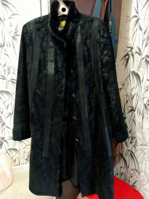 Продам натуральное новое пальто