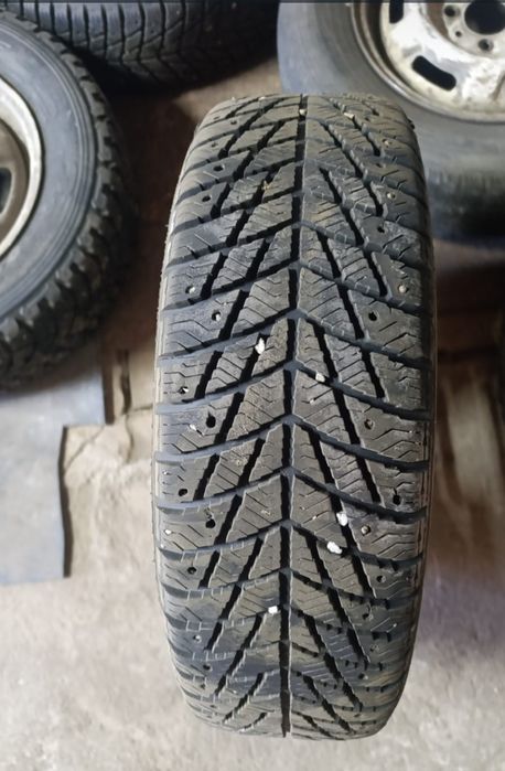 Продам резину б/у на дисах  R13