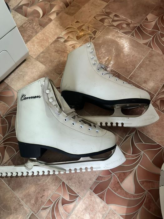 Коньки женские размер 39