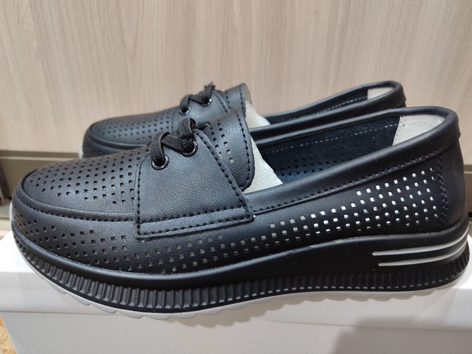 Продам женские туфли