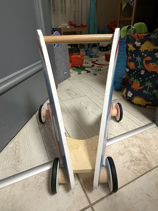 Детски дървен уокър на Hape