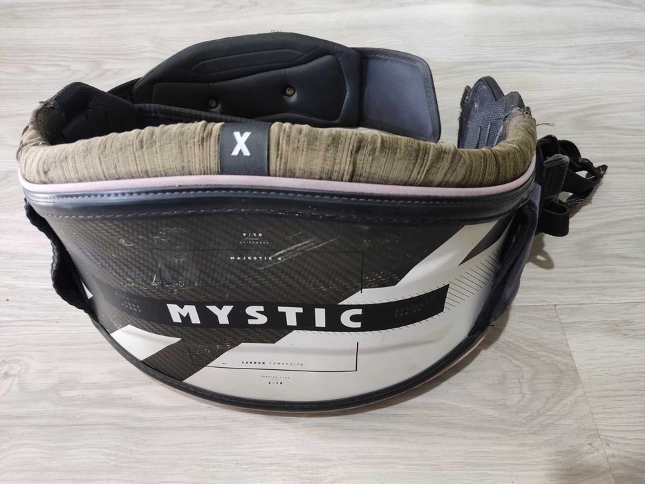 Висок клас кайтсърф трапец Mystic Majestic X 2023